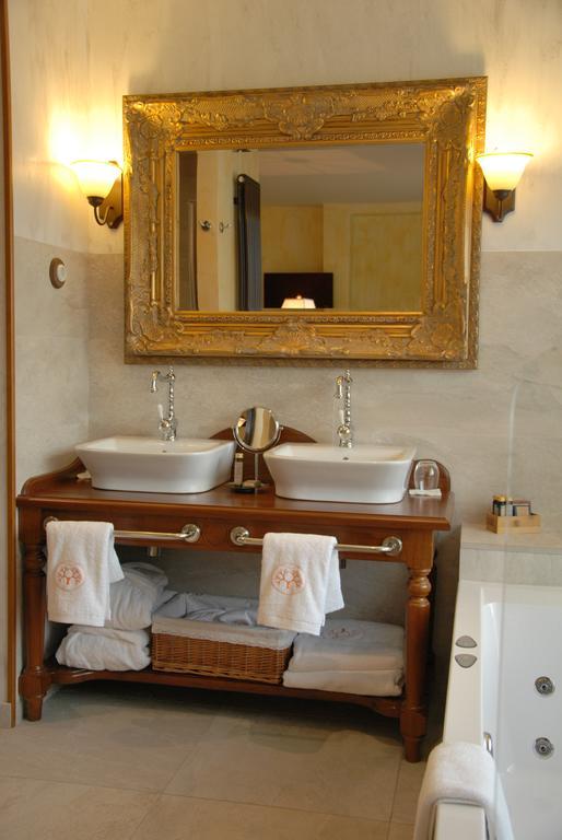 Hotel Selba D'Ansils เบนาสเก ภายนอก รูปภาพ